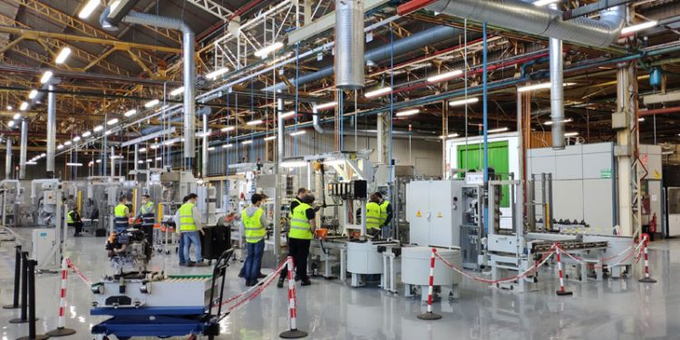 Renault inicia en Sevilla su proyecto ReFactory para dar una segunda vida a los vehículos 1 refactory renault sevilla