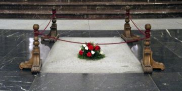 Tumba Francisco Franco Misas 20N