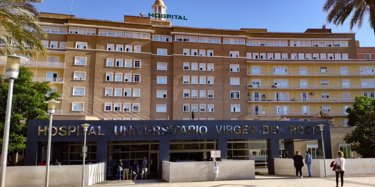 Los contagios por covid 19 se desbocan en Andalucía a puertas de la Navidad 1 Hospital Virgen del Rocío (Sevilla)
