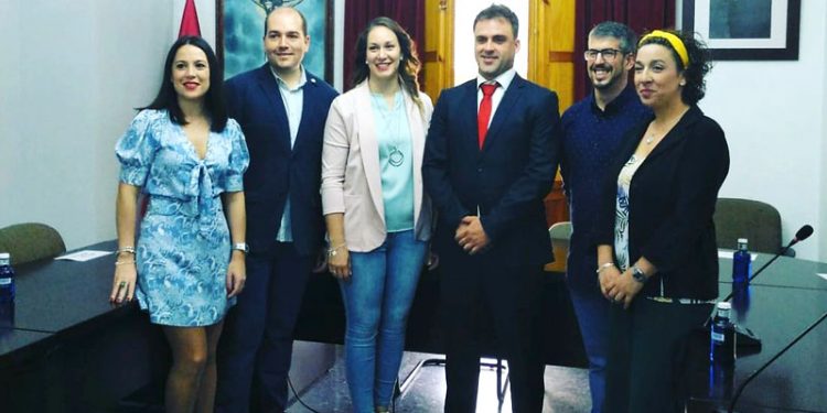 Partido Popular se alía con la concejala Izquierda Unida en Begíjar para echar al alcalde socialista 1 Partido Popular se alía con la concejala Izquierda Unida en Begíjar para echar al alcalde socialista