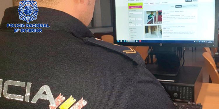 Detienen a dos menores en Huesca y Sevilla por pornografía infantil 1 policia nacional detenidos almeria alquiler vacacional