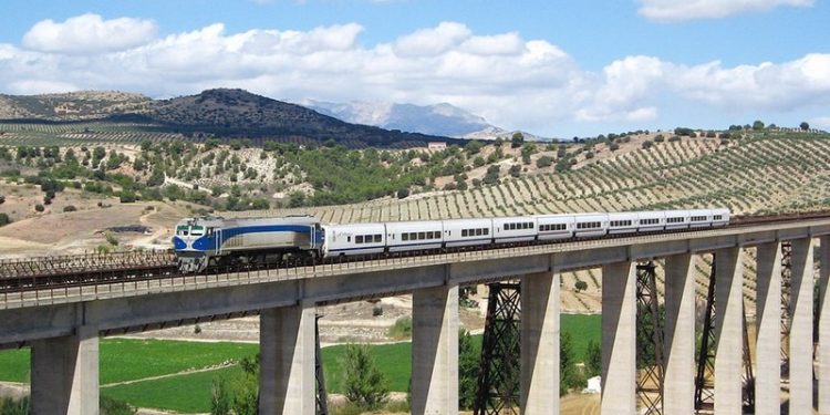 Tren linea linares almeria jaen