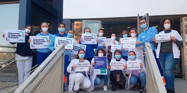 Cientos de enfermeras y fisioterapeutas de Andalucía exigen a la Junta acabar con el deterioro y precariedad en Atención Primaria 1 Cientos de enfermeras y fisioterapeutas de Andalucía exigen a la Junta acabar con el deterioro y precariedad en Atención Primaria