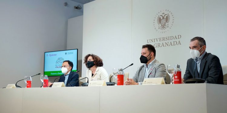 La Universidad de Granada y T-Systems firman un acuerdo de formación orientado a la creación de puestos de  trabajo en tecnología digital
