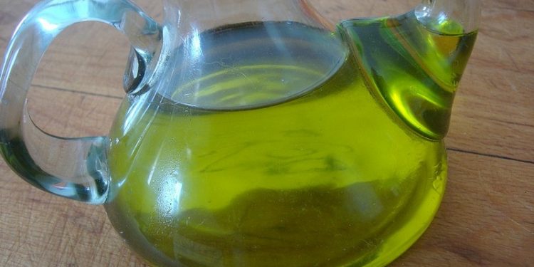 La crisis de suministros sigue afectando al sector pesquero sumándose la industria del aceite de oliva 1 aceitera aceite de oliva