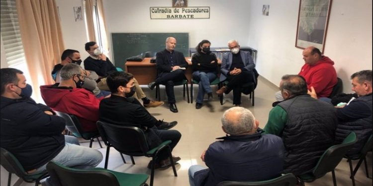 El PSOE-A se ofrece como intermediario de los pescadores gaditanos 1 psoe-a pescadores cadiz
