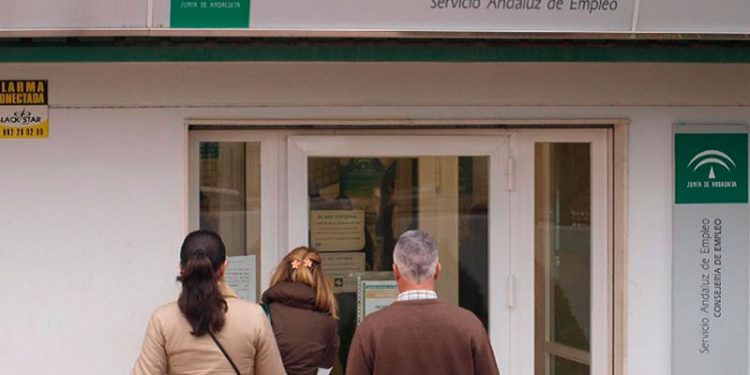Andalucía lidera la subida del desempleo durante el mes de marzo 1 oficina servicio andaluz empleo andalucía
