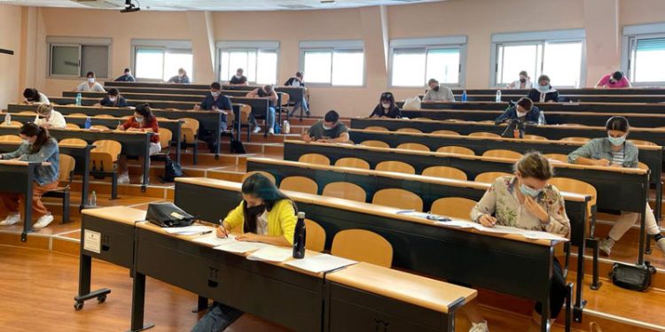 La Junta adelanta un día las oposiciones a maestro y USTEA tacha la maniobra de "chapuza" 1 La Junta adelanta un día las oposiciones a maestro y USTEA tacha la maniobra de «chapuza»