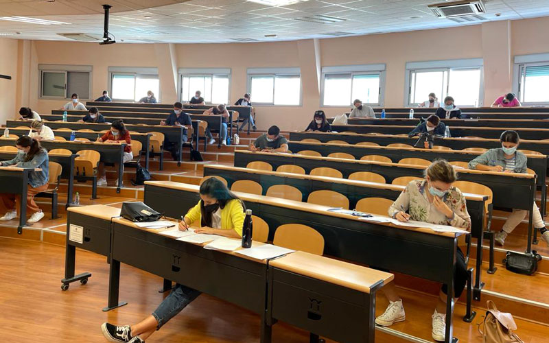 La Junta adelanta un día las oposiciones a maestro y USTEA tacha la maniobra de «chapuza»