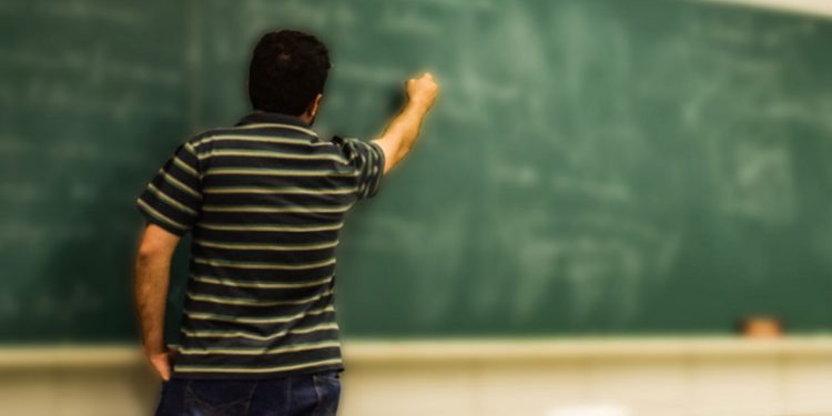 Los docentes andaluces demandan procesos de estabilización "reales" 1 profesor educacion