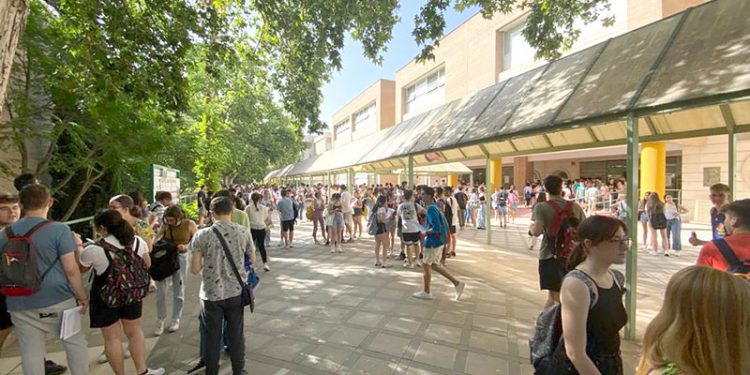 La UJA otorga en la primera adjudicación un total de 2.708 plazas, el 92,42% de las ofertadas 1 La UJA otorga en la primera adjudicación un total de 2.708 plazas, el 92,42% de las ofertadas