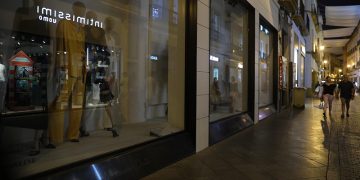 Los comerciantes andaluces piden tiempo y ayudas para aplicar las medidas de ahorro energético