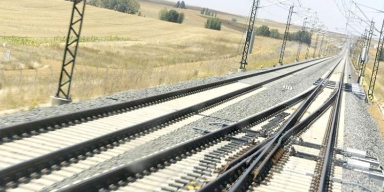 Fernández anima a los andaluces a solicitar los abonos de Cercanías y Media Distancia para beneficiarse de la gratuidad en los viajes 1 Fernández anima a los andaluces a solicitar los abonos de Cercanías y Media Distancia para beneficiarse de la gratuidad en los viajes