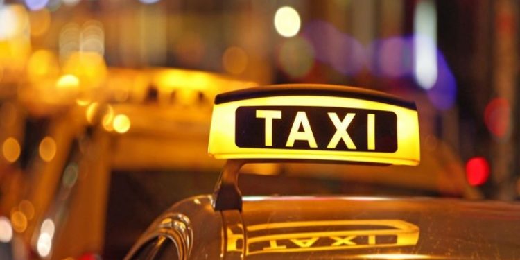 Los taxistas piden la dimisión 'inmediata' de la consejera de Fomento 1 Los taxistas piden la dimisión ‘inmediata’ de la consejera de Fomento