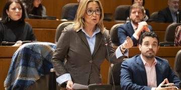 Mayte Pérez exige el cese de José Luis Bancalero por el «deterioro insostenible» de la sanidad aragonesa