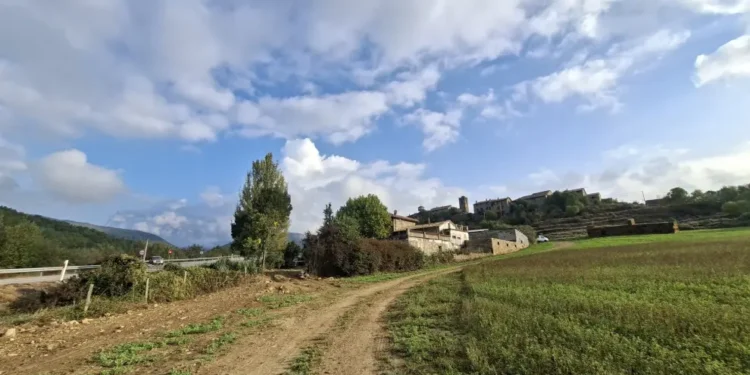 40 habitantes de un pueblo y un tramo carretero permanecen sin cobertura móvil en la era digital 1 40 habitantes de un pueblo y un tramo carretero permanecen sin cobertura movil e