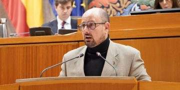 Las Cortes de Aragón respaldan la iniciativa del PAR para mantener la oferta educativa del IES de Castejón de Sos