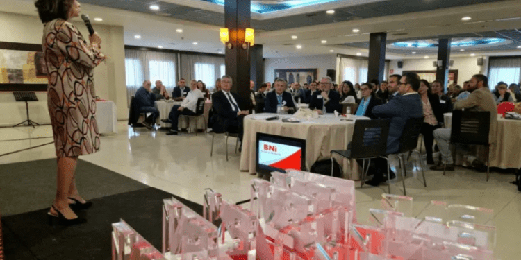 Buj quiere que Teruel sea una firme apuesta para la llegada de inversiones tras su participación en el BNI 1 Emma Buj Alcaldesa Teruel Foro BNI