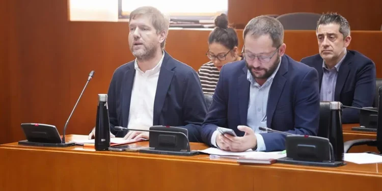 Azcón: "No dialogaremos con Vox hasta que su asesor renuncie a su puesto" 1 Azcon No dialogaremos con Vox hasta que su asesor renuncie a su puesto