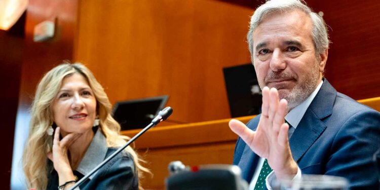 Azcon insta a Nolasco a recapacitar sobre la negociacion y acusa a Vox de desear