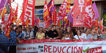 Los sindicatos se movilizan en Zaragoza por la reducción de la jornada laboral