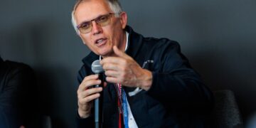 Carlos Tavares exCEO de Stellantis advierte sobre la chinificacion del sector au