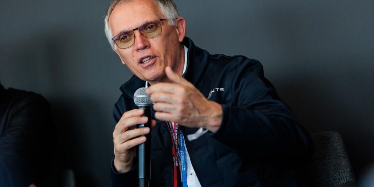Carlos Tavares exCEO de Stellantis advierte sobre la chinificacion del sector au