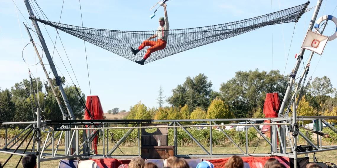 El circo vuelve a encantar a poblaciones de menos de 600 habitantes