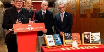 Primer ejemplar, marcapáginas y un número dedicado a Buñuel, el legado de la revista Turia