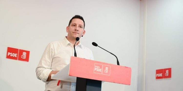 PSOE de Aragón denuncia el deterioro de los servicios públicos bajo el gobierno de Azcón y exige responsabilidad por la gestión sanitaria y social 1 PSOE de Aragón denuncia el deterioro de los servicios públicos bajo el gobierno de Azcón y exige responsabilidad por la gestión sanitaria y social