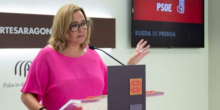 El PSOE califica con "lienzo blanco" el primer año de Azcón 1 El PSOE califica con «lienzo blanco» el primer año de Azcón