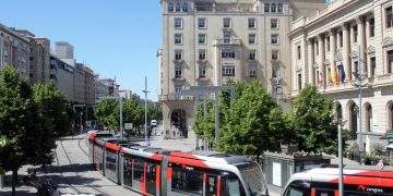 Herida una mujer tras un atropello del tranvía en Zaragoza