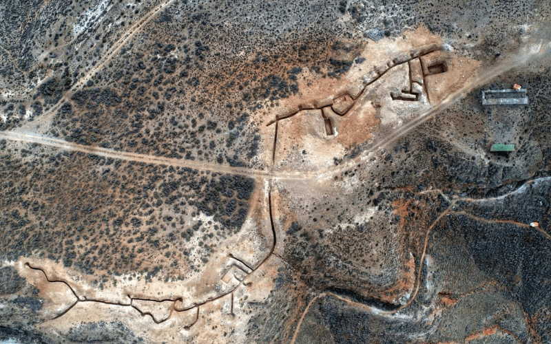 Quinto saca pecho por su historia y recupera la Guerra Civil