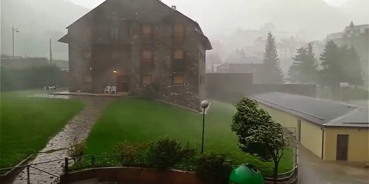 aemet emite nueva alerta en aragon se esperan hasta 50 litros por m en varias l