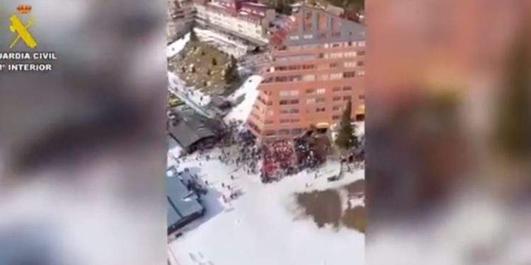 Una treintena de personas, afectadas por el accidente del telesilla de Astún 1 Una treintena de personas, afectadas por el accidente del telesilla de Astún