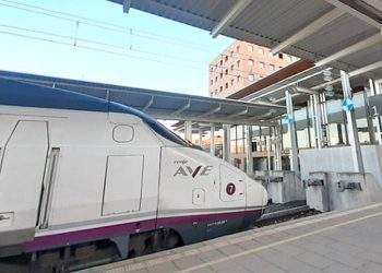 Un nuevo AVE une a Huesca con Madrid los viernes y los domingos de invierno
