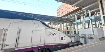 Un nuevo AVE une a Huesca con Madrid los viernes y los domingos de invierno