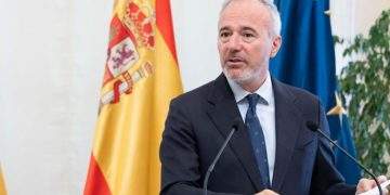 Azcón desvela las propuestas que realizará a Pedro Sánchez