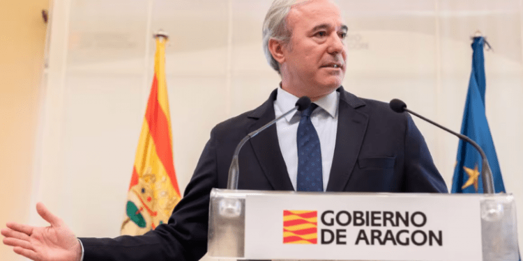 Azcón se reúne con la Ministra de Medio Ambiente para tratar el problema de la despoblación y la política hidráulica