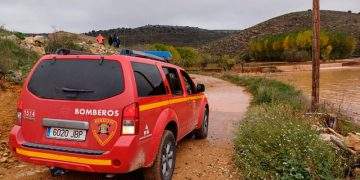Rescatadas cuatro personas por la crecida del río Mesa