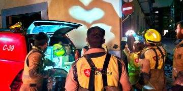 Un nuevo operativo de bomberos de Zaragoza retirará y reparará vehículos en Valencia