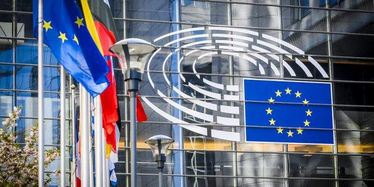 La participación en las elecciones europeas en España baja al 38,30%, once puntos menos que en 2019