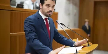 El PSOE pide la dimisión de Nolasco por su «cobardía política» y «cruzar todos los límites del respeto»