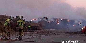 Mil toneladas de forraje ardieron este lunes en una cooperativa de Pinsoro