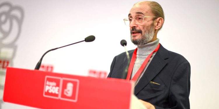 Lambán anuncia su renuncia como senador y su retirada de la vida política institucional