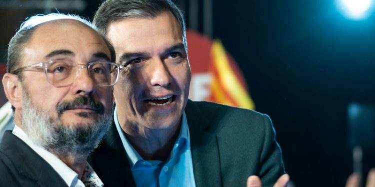 Lambán echa la vista atrás y pide volver a la "edad de oro" del PSOE 1 Lambán muestra su apoyo y respeto a Pedro Sánchez