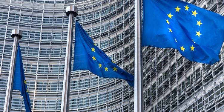 La Unión Europea responde a los aranceles de EE.UU. con contramedidas sobre productos estadounidenses