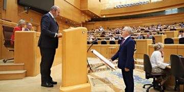 El oscense Miguel Gracia toma posesión de su escaño en el Senado