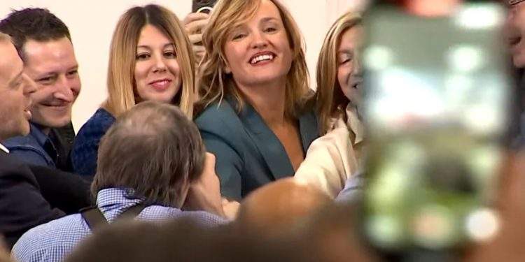 Alegría reivindica la "justicia social" ante los recortes de la derecha 1 ‘Alegría por Aragón’, el lema de la candidata a liderar el PSOE aragonés