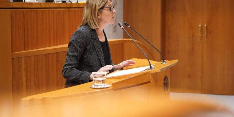 Zamora Denuncia la Cesión de Azcón a Vox: «Parece que ya ha elegido entre los derechos humanos y la xenofobia»